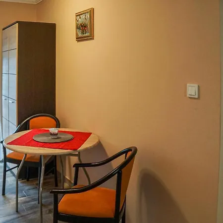 Apartman Nice In W/ 1 Bedrooms