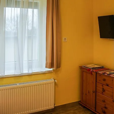 Nice In W/ 1 Bedrooms Apartament Héviz